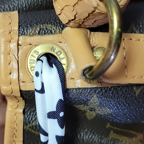 Guaranteed Authentic Louis Vuitton Large Bucket Noe GM - Picture 10 of 16